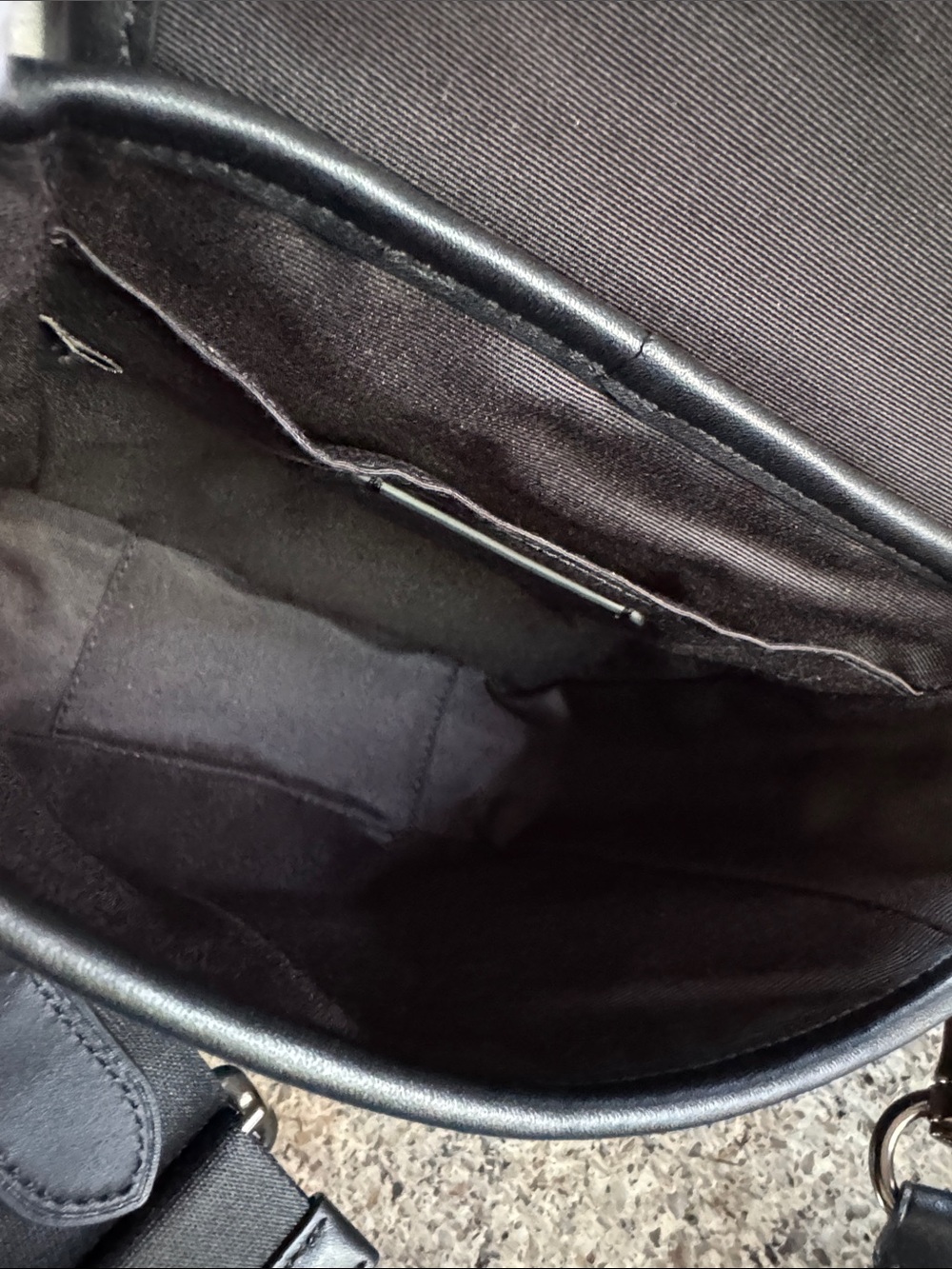 🖤Coach Black Pebbled Leather Messenger Crossbody - Coach EUC🖤 - Picture 10 of 17